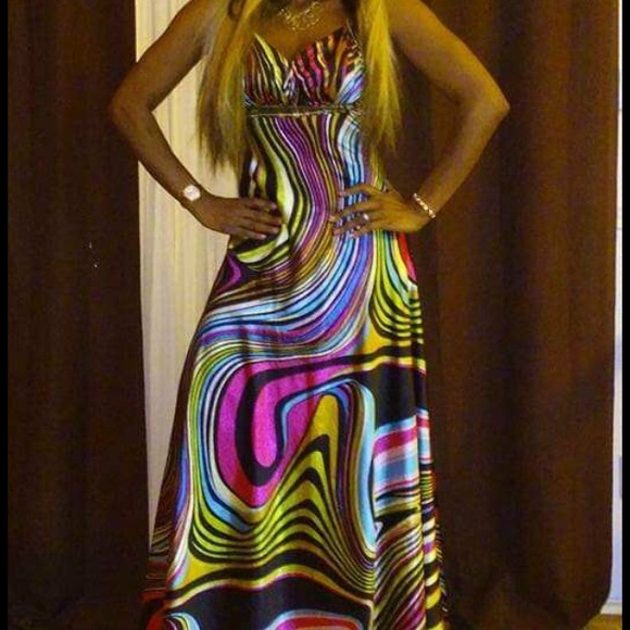 Rainbow dress - Picture 1 of 4